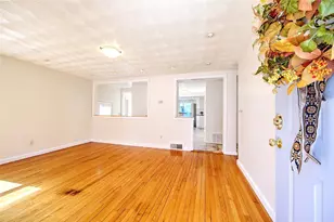 121 Hamilton Ave, Warwick, RI 02886 - Photo 5