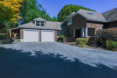 138 Green End Avenue, Middletown, RI 02842 - Photo 5