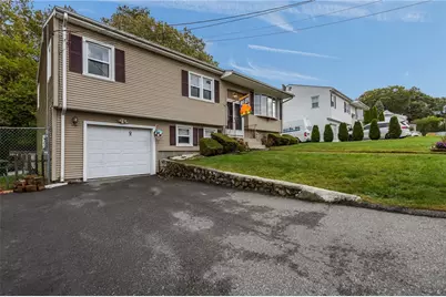 7 Laurel Street, North Providence, RI 02911 - Photo 3