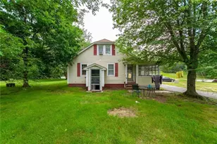 250 Hopkins Hill Rd, Coventry, RI 02816 - Photo 3