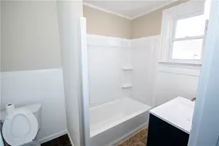 370 Park Pl, Woonsocket, RI 02895 - Photo 9