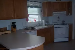 30 Simmons St, Newport, RI 02840 - Photo 3