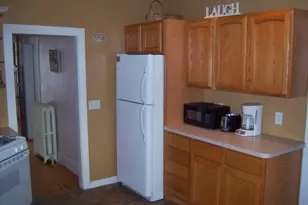 30 Simmons St, Newport, RI 02840 - Photo 5