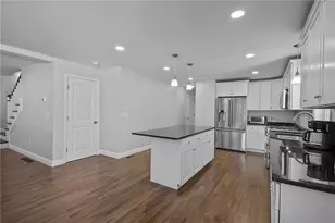 67 Oak Tree Ave, Warwick, RI 02886 - Photo 9