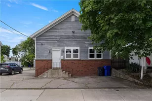 129 Warren Ave, Pawtucket, RI 02860 - Photo 1