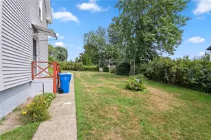 30 Pomham St, Cranston, RI 02910 - Photo 23