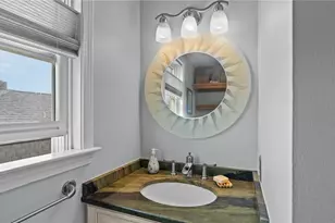 492 Thames St, Newport, RI 02840 - Photo 17