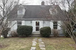 10 Jesse Davis Ln, Barrington, RI 02806 - Photo 9