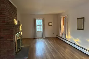 10 Jesse Davis Ln, Barrington, RI 02806 - Photo 3