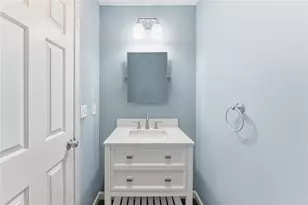 22 Cole St, Jamestown, RI 02835 - Photo 17