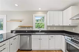 22 Cole St, Jamestown, RI 02835 - Photo 15