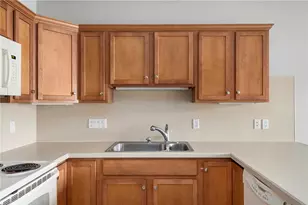 200 Roger Williams Ave, East Providence, RI 02916 - Photo 21