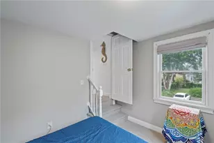 7 Bacheller St, Newport, RI 02840 - Photo 17