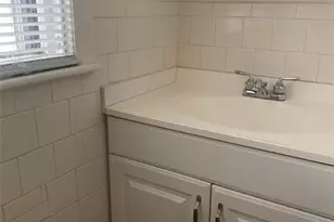 126 Suffolk Ave, Pawtucket, RI 02861 - Photo 13