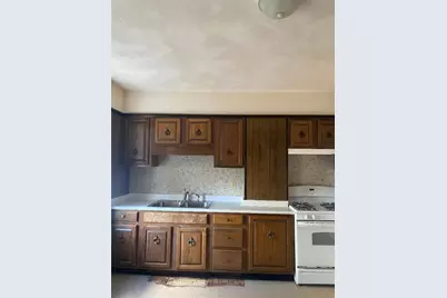 126 Suffolk Avenue, Pawtucket, RI 02861 - Photo 5