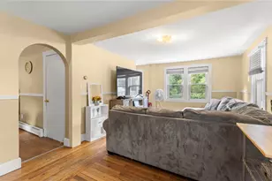 28 Crowell St, Cumberland, RI 02864 - Photo 11