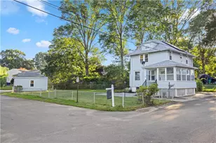 28 Manchester St, Warwick, RI 02888 - Photo 27