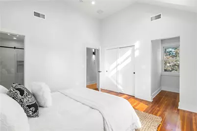 28 Manchester Street, Warwick, RI 02888 - Photo 13