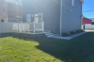 65 Cedarbrook Rd, Pawtucket, RI 02861 - Photo 29