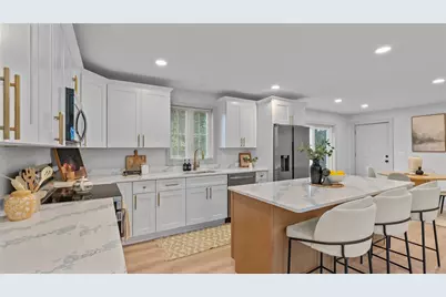 37 Hurdis Street, North Providence, RI 02904 - Photo 5