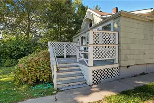 39 Hilton St, Tiverton, RI 02878 - Photo 5