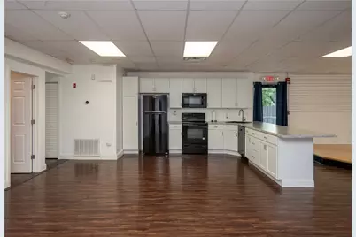 413 High Street, Bristol, RI 02809 - Photo 7