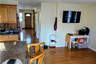 31 Burrows St, Providence, RI 02907 - Photo 7