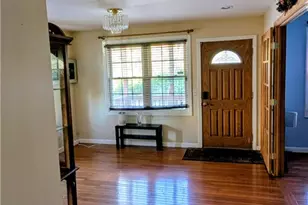 31 Burrows St, Providence, RI 02907 - Photo 5