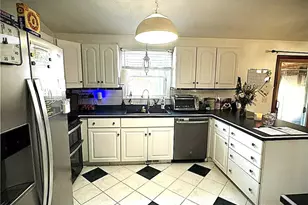 7 Adams Dr, Coventry, RI 02816 - Photo 9