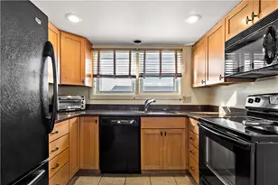 975 Matunuck Beach Rd, South Kingstown, RI 02879 - Photo 13