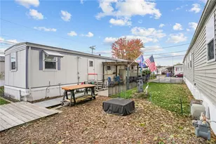 46 Lowell Ave, Pawtucket, RI 02861 - Photo 5