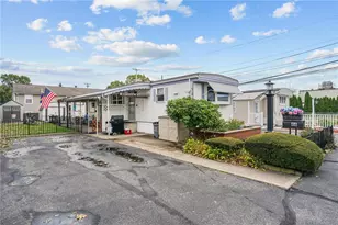 46 Lowell Ave, Pawtucket, RI 02861 - Photo 1