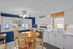 46 Lowell Ave, Pawtucket, RI 02861 - Photo 13