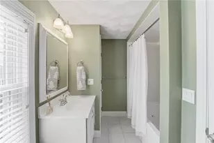 2 Wilson St, Bristol, RI 02809 - Photo 13