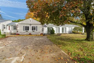 2 Oak Grove Blvd, North Providence, RI 02911 - Photo 3