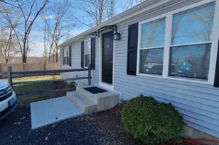 8 Deluca St, Johnston, RI 02919 - Photo 3