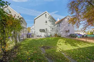 27 Collins Ave, Pawtucket, RI 02860 - Photo 7