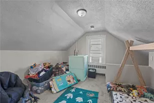 27 Collins Ave, Pawtucket, RI 02860 - Photo 23