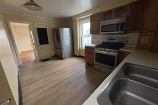 179 Columbine Ave, Pawtucket, RI 02861 - Photo 7