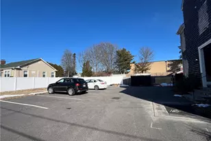 190 E Main Rd, Middletown, RI 02842 - Photo 17