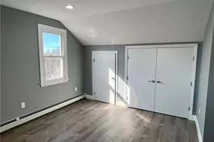 190 E Main Rd, Middletown, RI 02842 - Photo 5