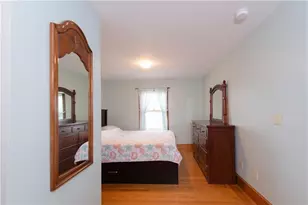 281 Wolcott Ave, Middletown, RI 02842 - Photo 9