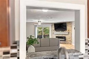 25 Scenic Dr, West Warwick, RI 02893 - Photo 15