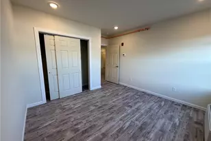 327 Pine St, Pawtucket, RI 02860 - Photo 5