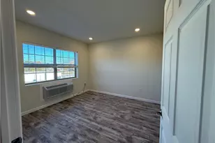 327 Pine St, Pawtucket, RI 02860 - Photo 7