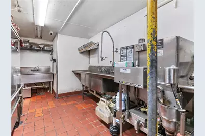 176 Columbus Avenue, Pawtucket, RI 02860 - Photo 41