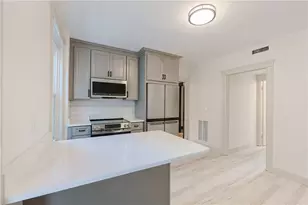 65 Burton St, Bristol, RI 02809 - Photo 9