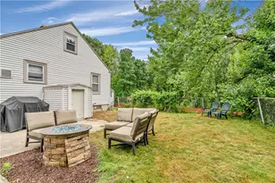 216 Bertenshaw Rd, Woonsocket, RI 02895 - Photo 5