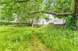 216 Bertenshaw Rd, Woonsocket, RI 02895 - Photo 9