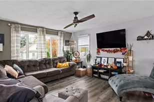 26 Dallas Ave, Warwick, RI 02889 - Photo 7